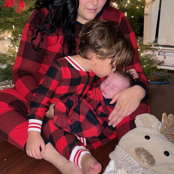 Meet your Posher, Daniella - Picture 1 of 1